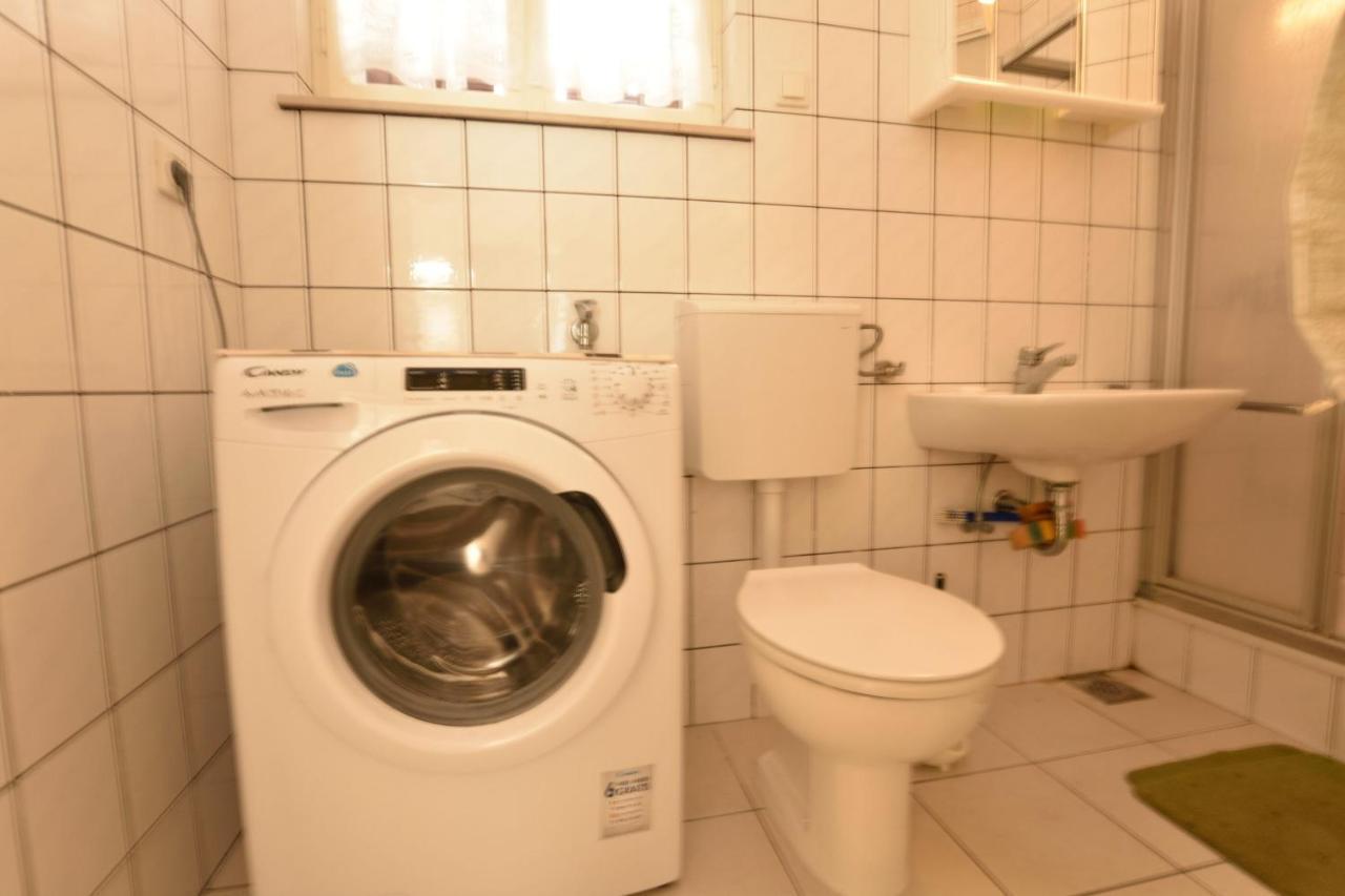 Apartment Hans Primosten Bagian luar foto