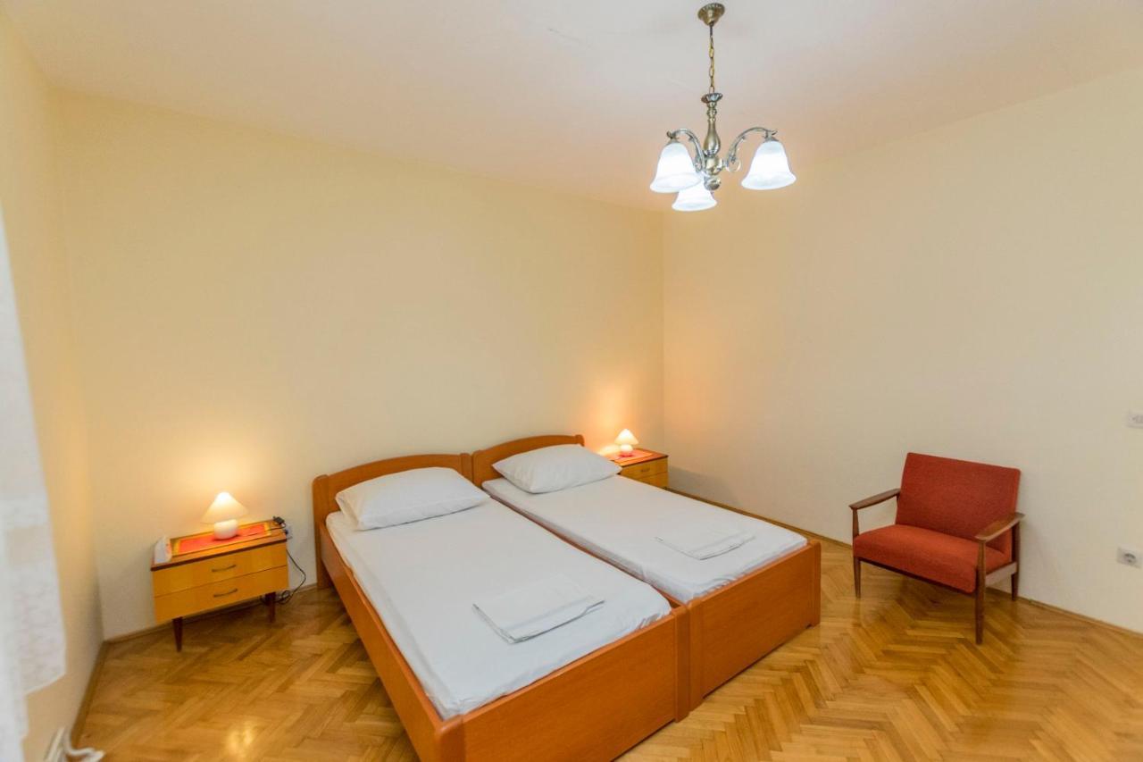 Apartment Hans Primosten Bagian luar foto
