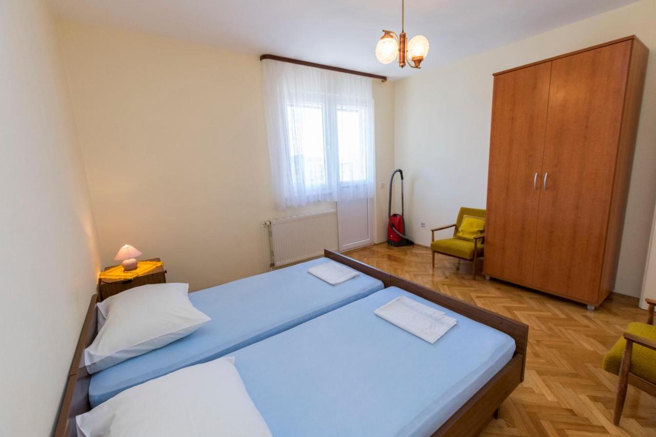 Apartment Hans Primosten Bagian luar foto