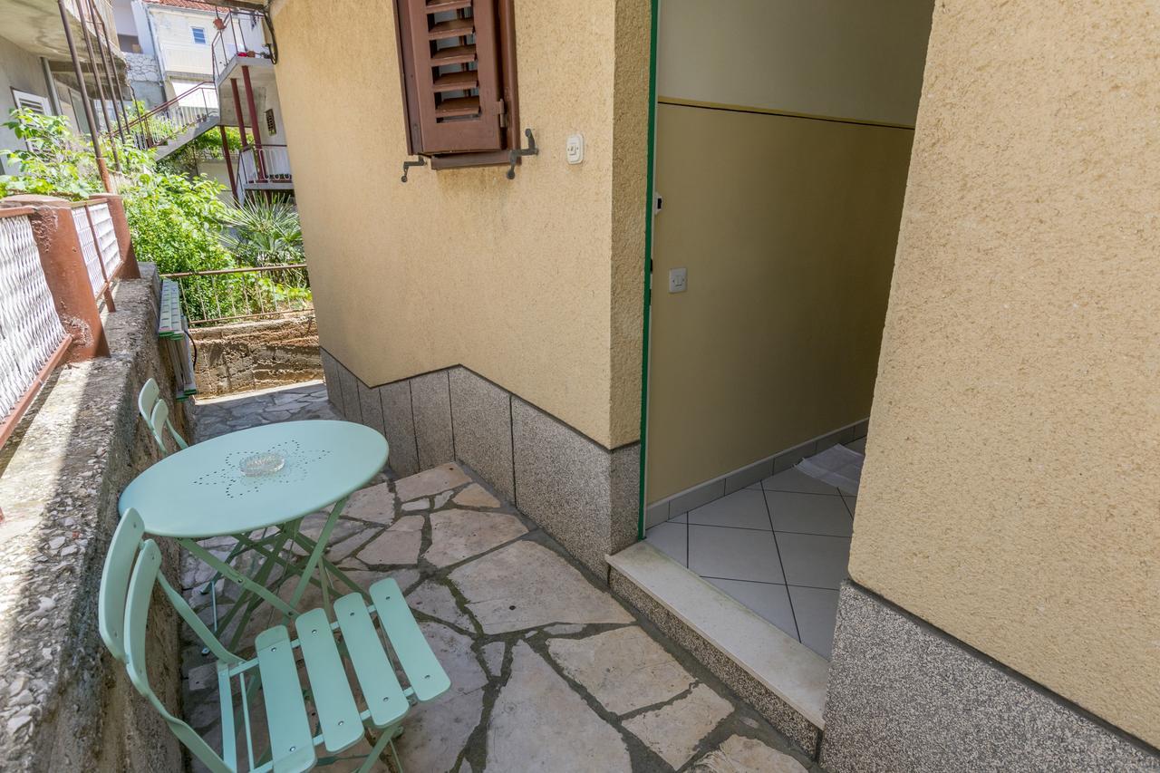 Apartment Hans Primosten Bagian luar foto